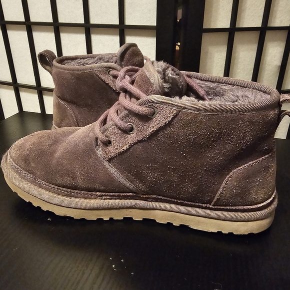 UGG Neumel Chukka Boot Size 8 - Picture 2 of 7